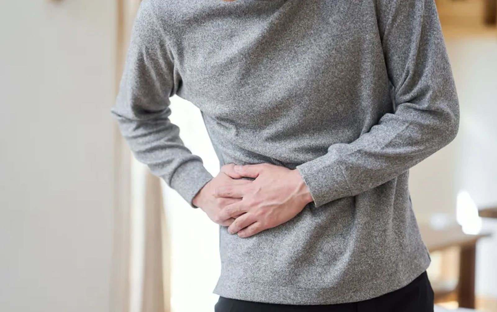 Napad žučne kese: Bol ispod desnog rebra koji se širi ka leđima ne treba ignorisati