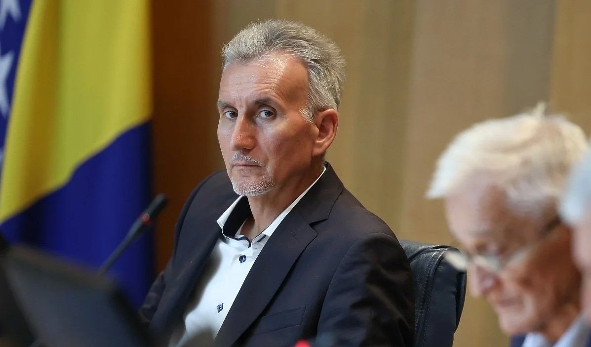 Ademović kritikovao blokade: Prekinuta hitna sjednica Doma naroda