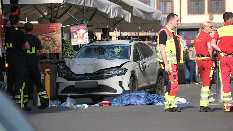 Otkriven identitet muškarca: Vozilom uletio u pješačku zonu, dvoje mrtvih FOTO