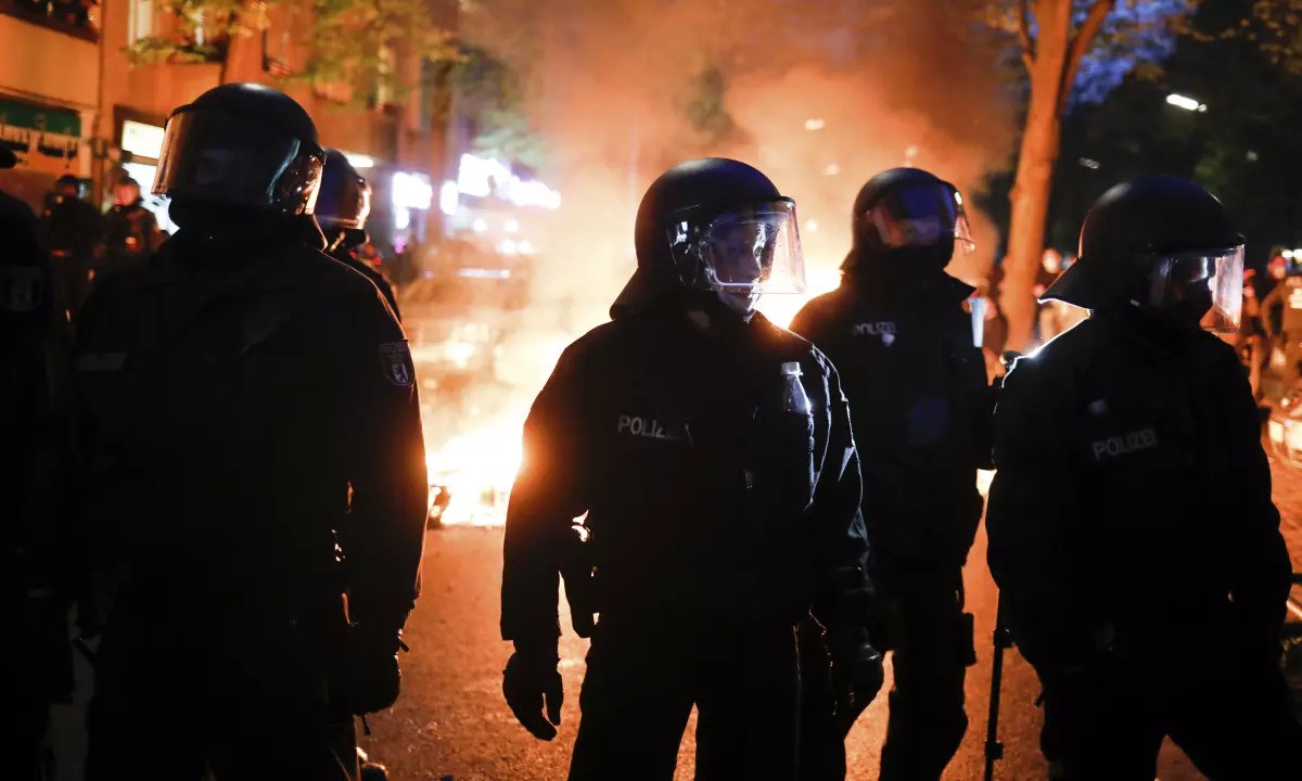Neredi u Njemačkoj: Najmanje 10 policajaca povrijeđeno u protestima