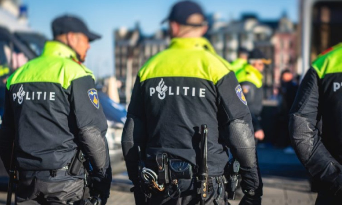 Holandska policija testira novo oružje: Cilj efikasno razbijanje demonstracija