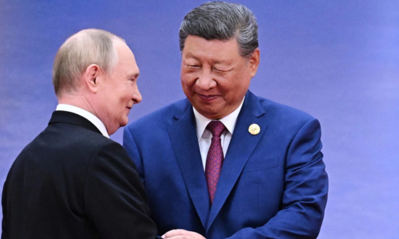 Putin u posjeti Kini: Sletio u Peking, uz počasnu stražu i svečani protokol