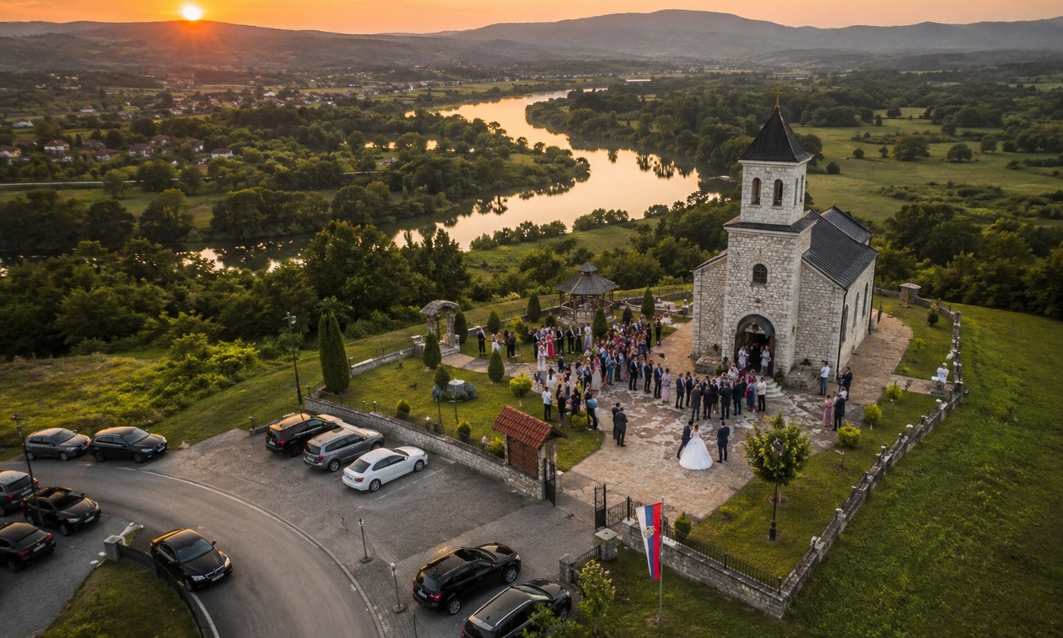 Banjalučani ,,odlijepili” za dronom: Evo koliko vam para treba za svadbu iz vazduha FOTO/VIDEO