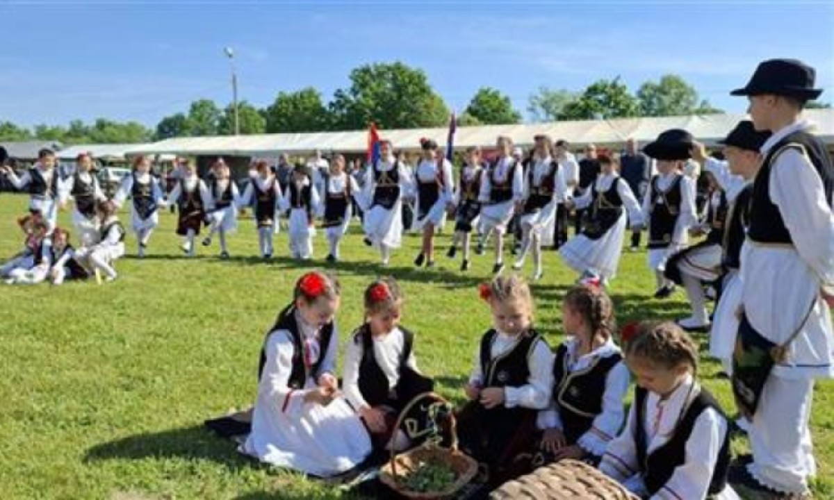 Zborište kod Broda oživjelo igre: Više od 800 učesnika na Sokolskim igrama FOTO