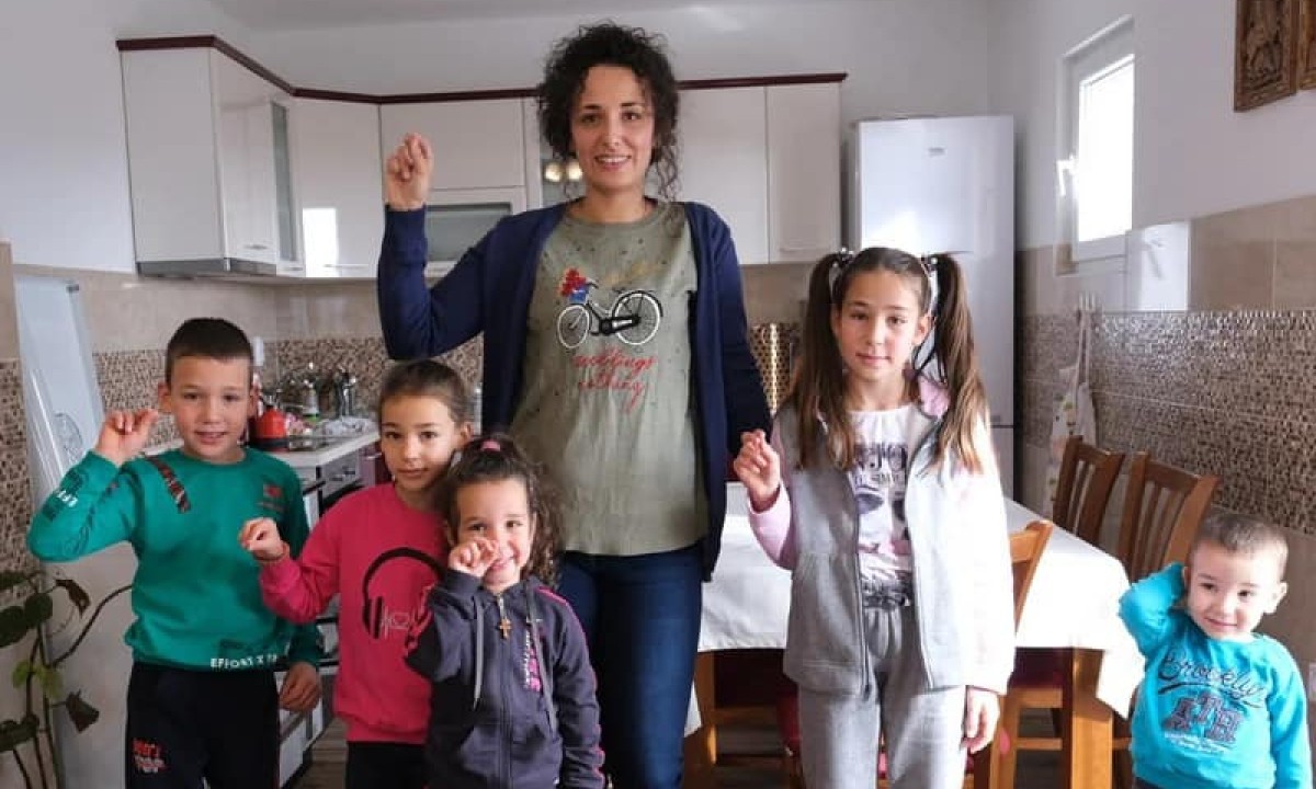 Humanitarni fenomen iz Srpske: „Srbi za Srbe“ obaraju rekorde donacija i pomoći porodicama FOTO