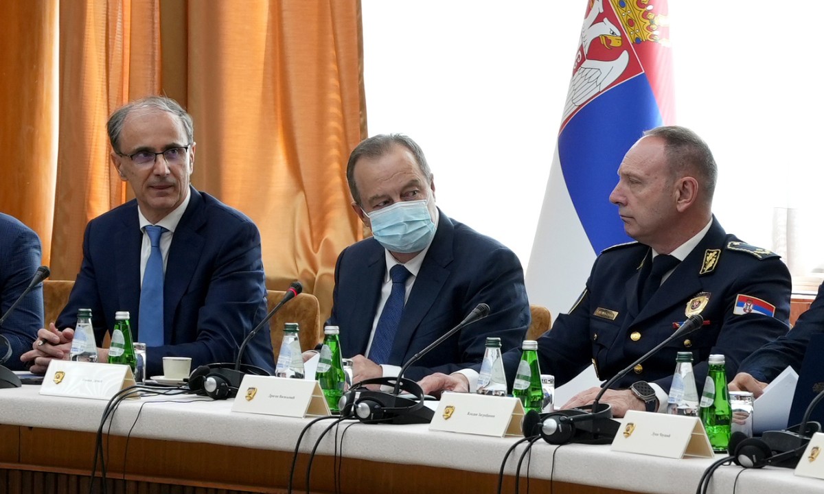 Sastanak rukovodstva MUP-a sa Macutom: Bezbjednosna situacija u Srbiji stabilna i pod kontrolom