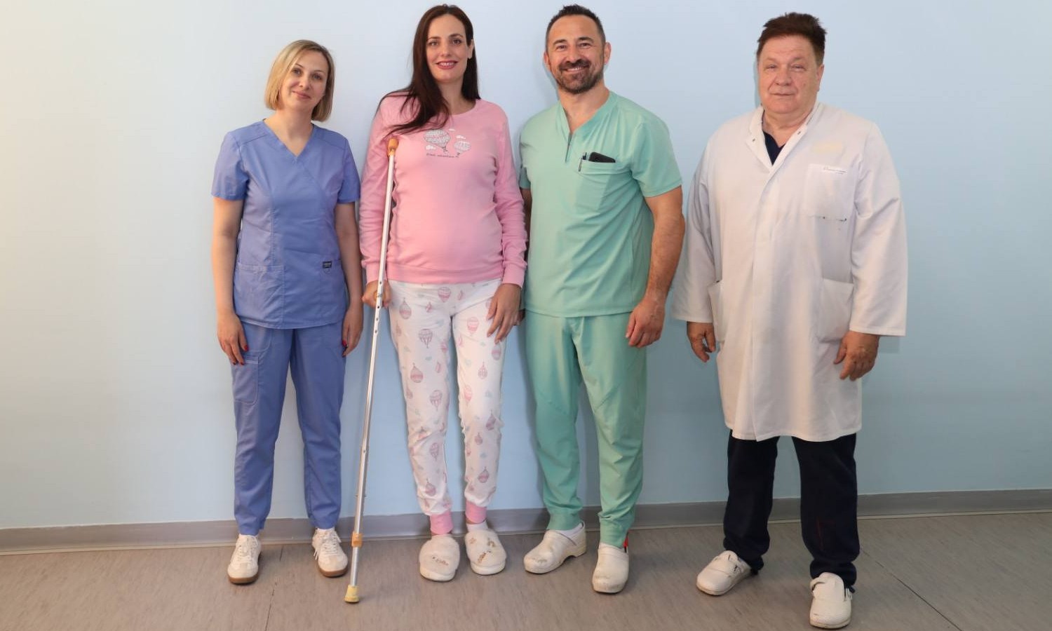 Podvig banjalučkih ljekara: Trudnici u osmom mjesecu ugradili vještački kuk i spasili bebu FOTO