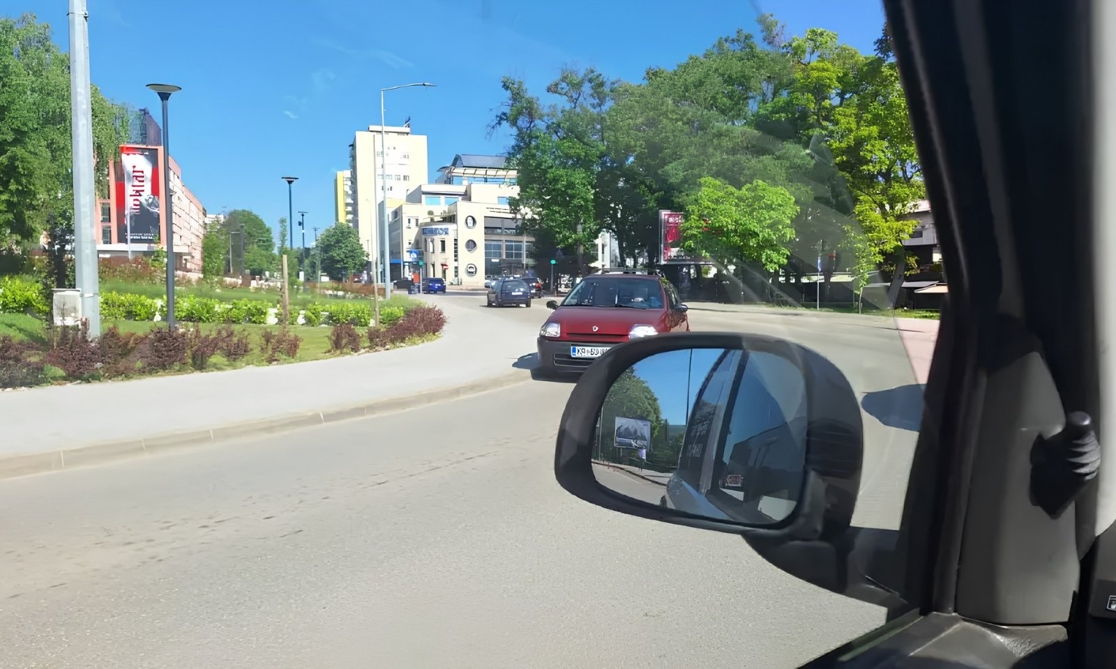 Vozači i dalje u suprotnom smjeru kod Ekvatora: Kružni tok ostaje problem za mnoge Banjalučane