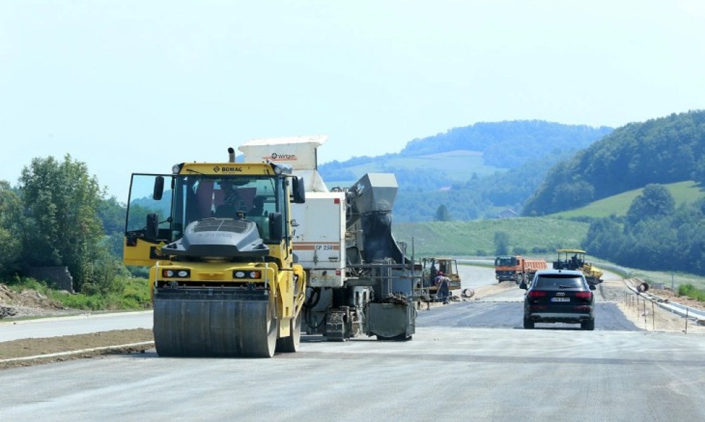 Mještani strahuju od bagera: Auto-put Banjaluka – Mliništa ruši više od 100 objekata