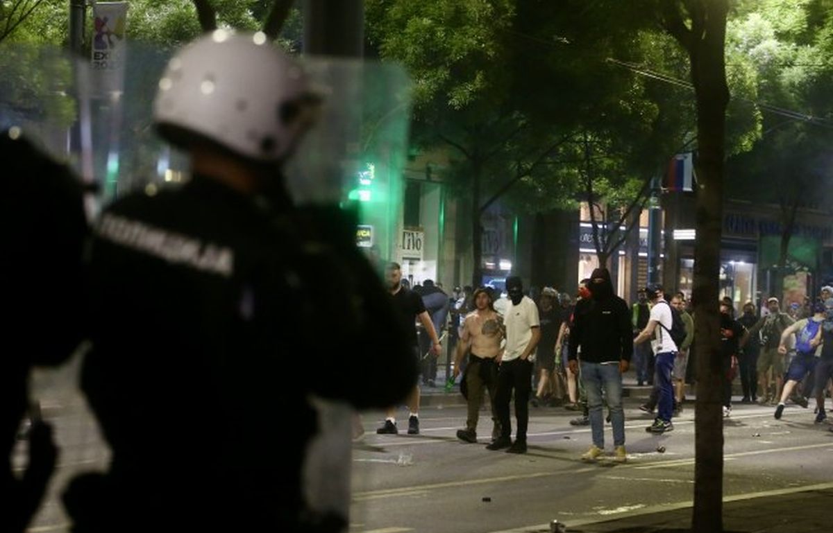 Dačić: Uspostavljen javni red i mir, ima povrijeđenih policijaca VIDEO