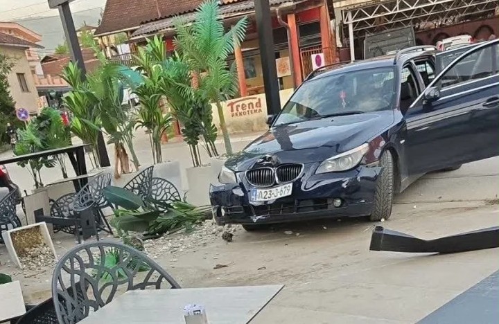 Detalji nesvakidašnje nesreće u Šipovu: Pijan uletio na terasu kafića