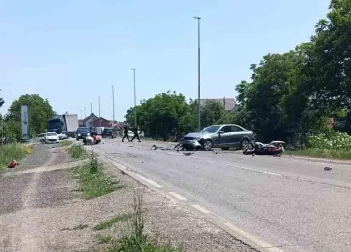 Teška nesreća u Gradišci: Motociklista prevezen u bolnicu