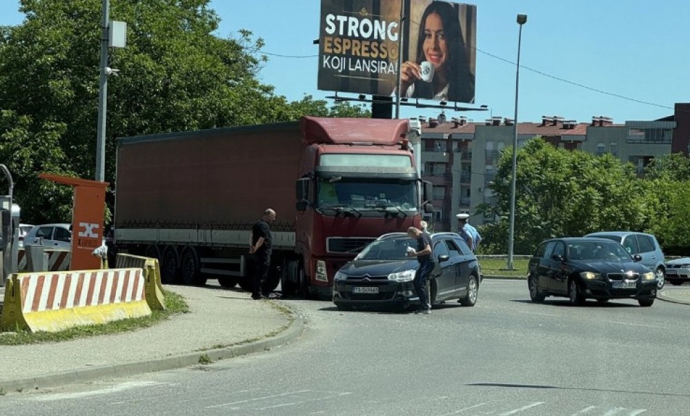 Sudar u banjalučkom kružnom toku: Vozači se žale na velike gužve
