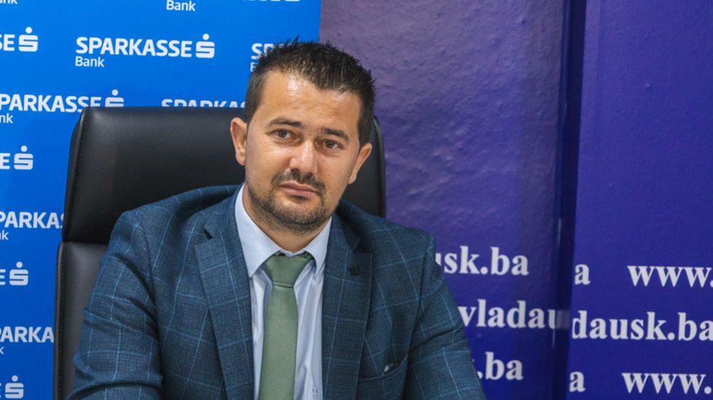 Zbog nezakonitog zapošljavanja: Uhapšen kantonalni ministar Denis Osmankić
