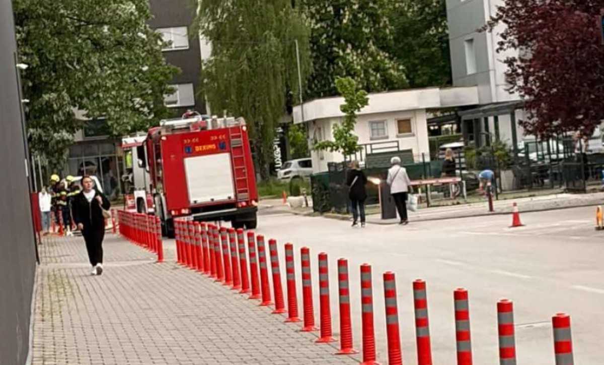 Požar u Banjaluci! Policija i vatrogasci u Tržnom centru “Emporium” FOTO