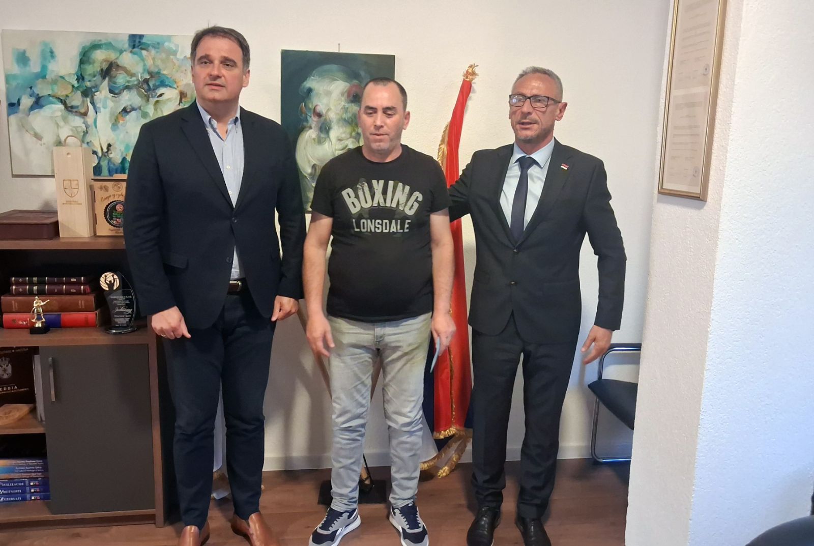 U Gacku uručeni ključevi stana sinu poginulog borca