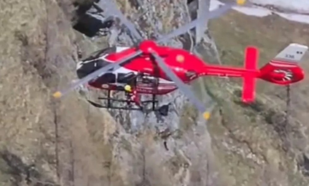 Alarmiran helikopter: Turista se okliznuo na snijegu i pao sa 40 metara visine u provaliju