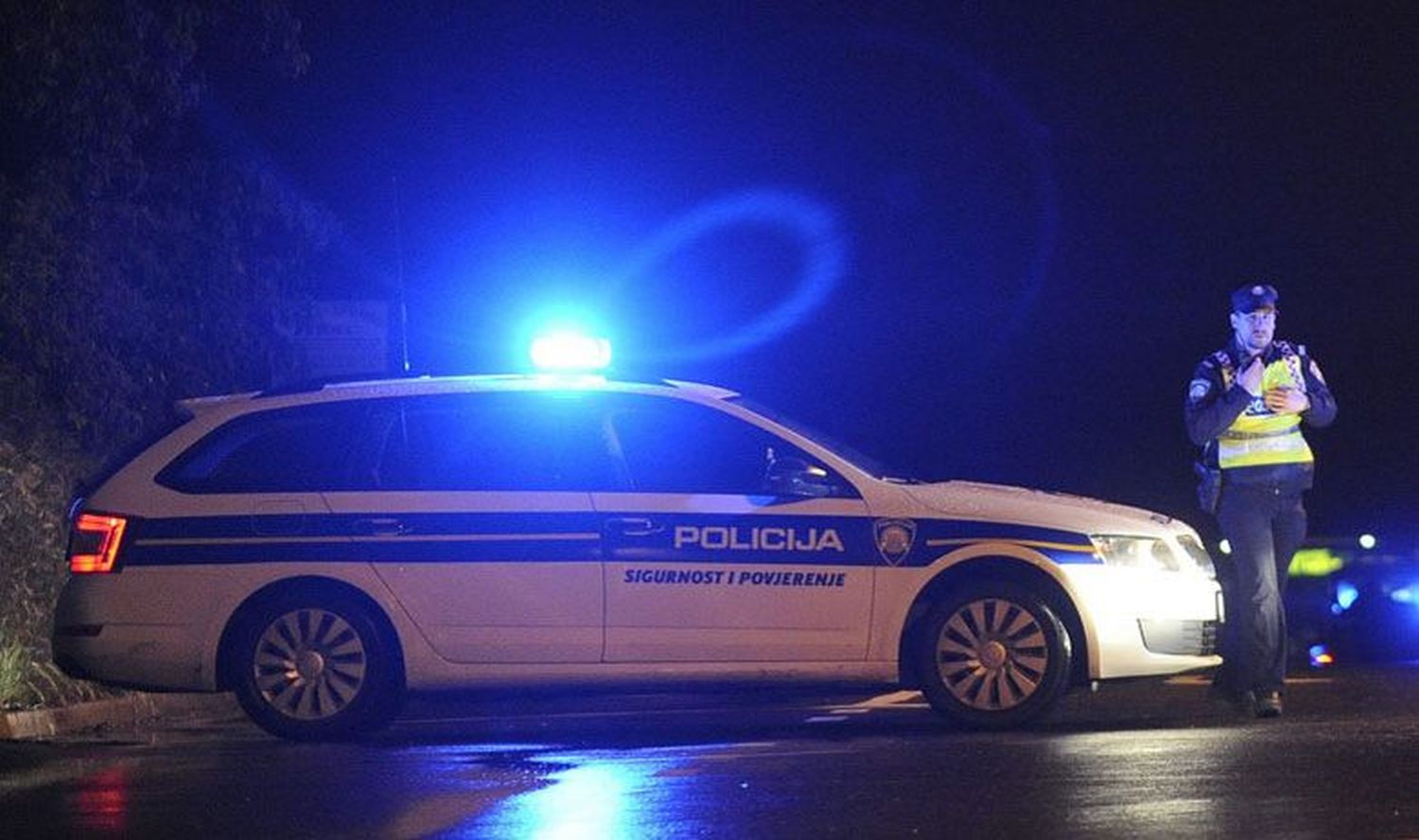 Usmrtio djevojku na pješačkom prelazu pa pobjegao, policija traga za vozačem