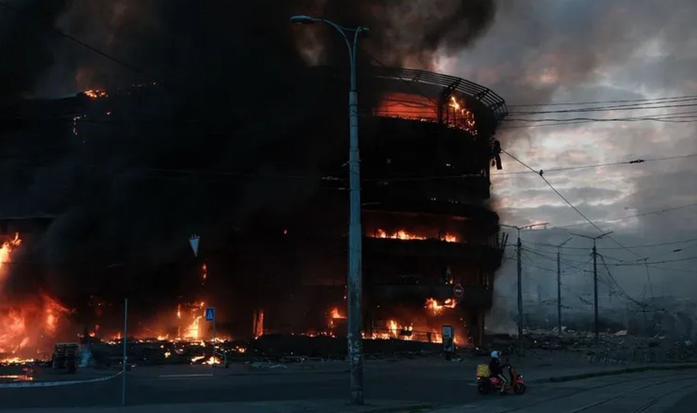Kijev u plamenu! Rusija izvela stravičan napad, gore stambene zgrade VIDEO