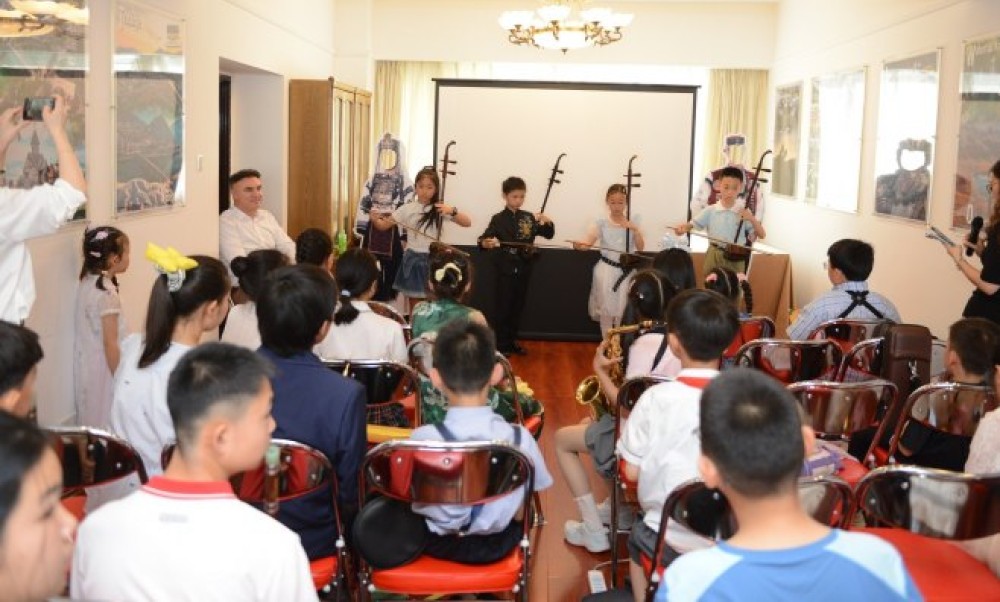 Zvuci prijateljstva u Pekingu: Koncert mladih muzičara u Ambasadi BiH