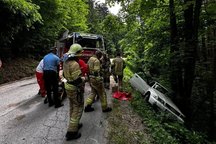 “Audi” sletio sa puta: Saobraćajna nesreća na Kozari, vatrogasci na terenu FOTO