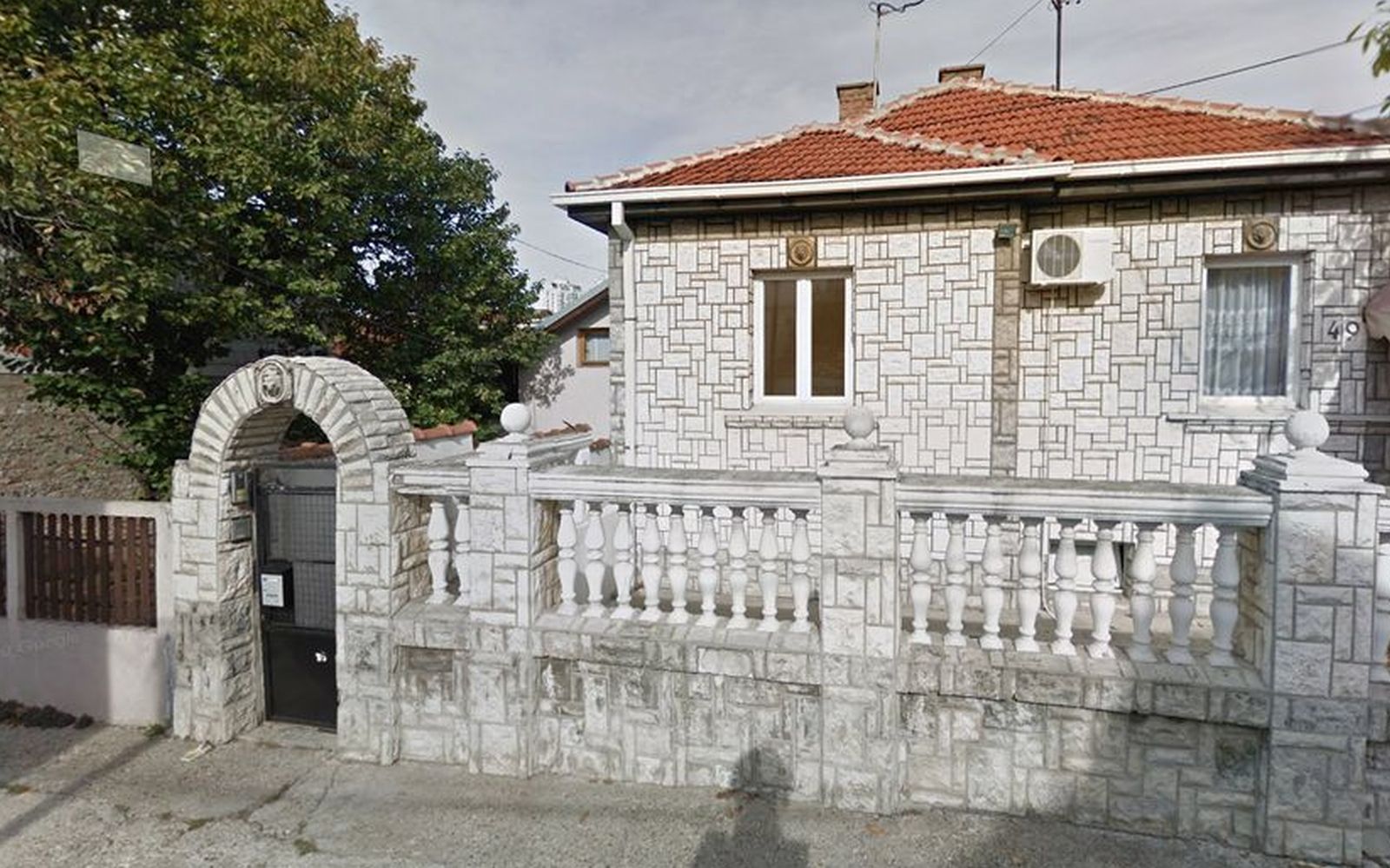 Ruši se kuća čuvene srpske pjevačice! U njoj se desilo ubistvo, komšije kažu da je ukleta