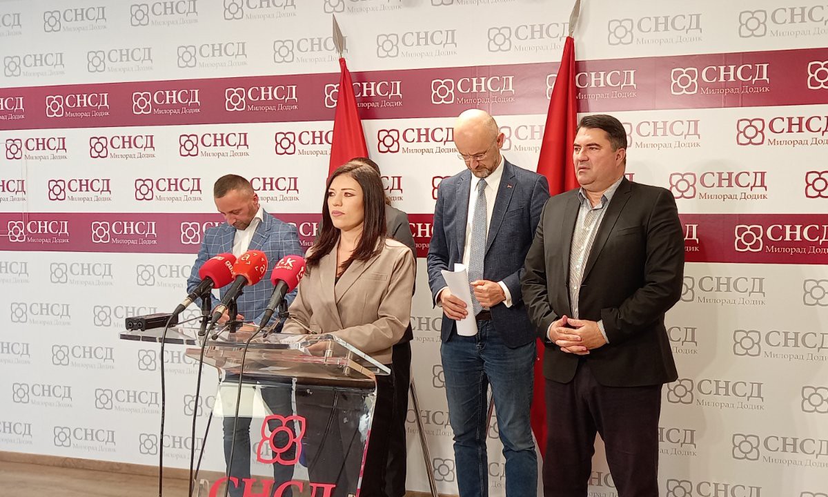 Gdje su stotine miliona maraka? Vulićeva postavlja pitanja nakon vijesti o Šmitovom odlasku