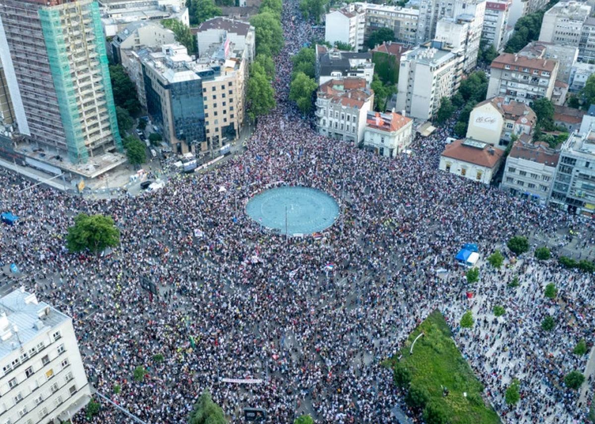 Puna Slavija! U Beogradu protest studenata u blokadi VIDEO
