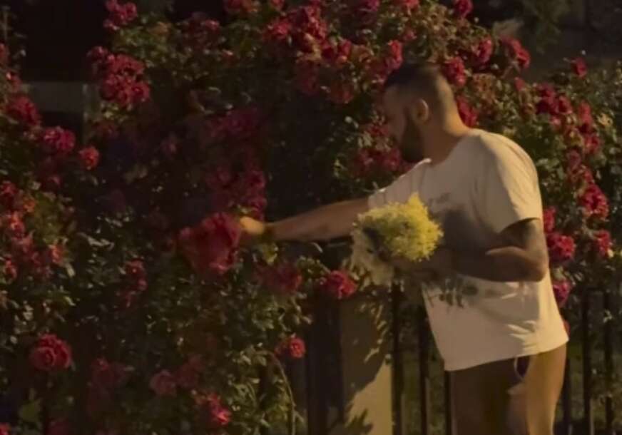 Pjevač usred noći bere cvijeće u dvorištu, a u pozadini odjekuje „Bio sam pijanac”: Šetnja je najbolji lijek