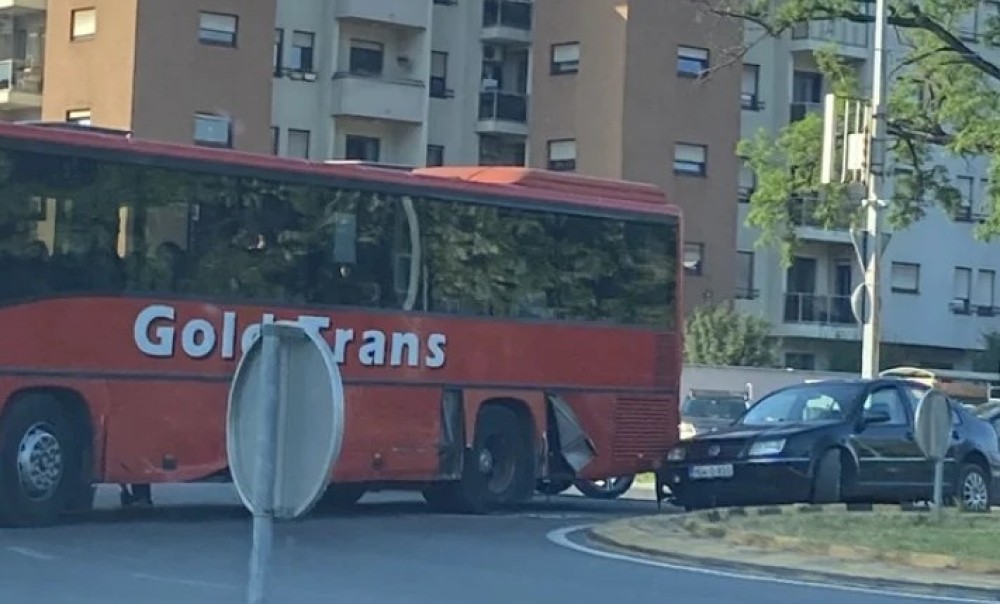 Sudar autobusa i automobila: Udes usporio saobraćaj u ovom banjalučkom naselju