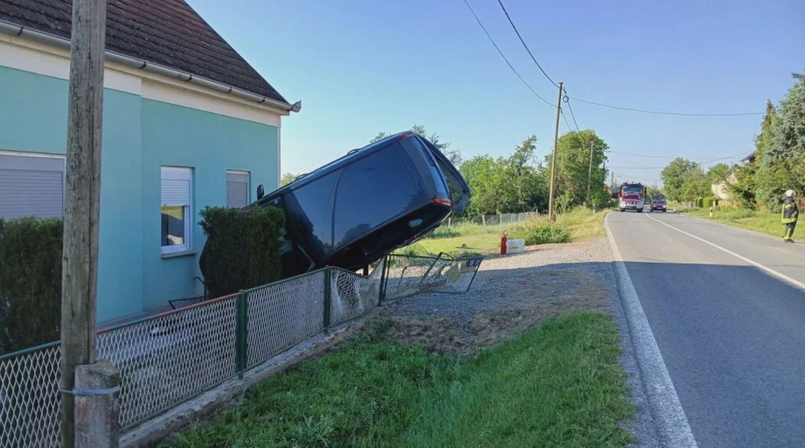 Drama usred noći: Zbog alkohola i brzine sletjela s puta i udarila u kuću FOTO
