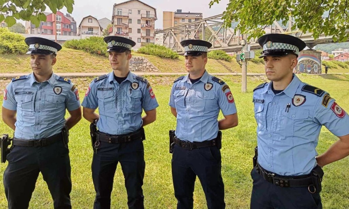 Herojski čin u Zvorniku: Policajci iz Drine spasili ženu od utapanja