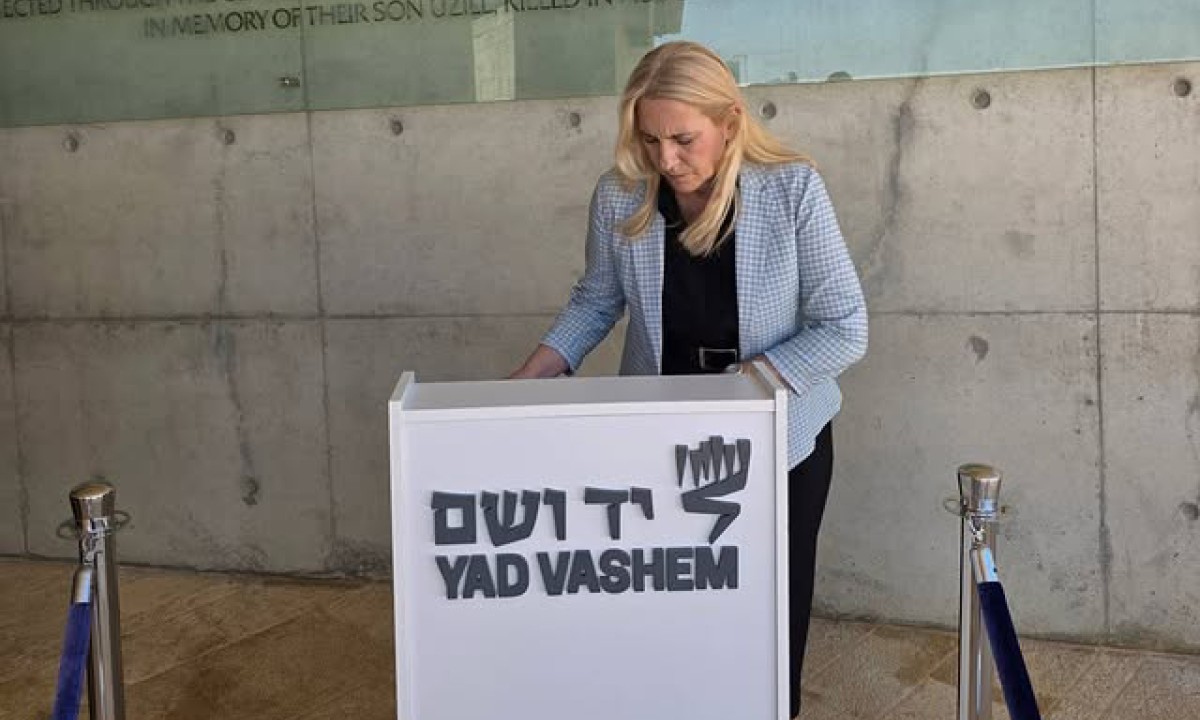 Cvijanović posjetila Jad Vašem: Odajemo počast milionima nevinih jevrejskih žrtava FOTO