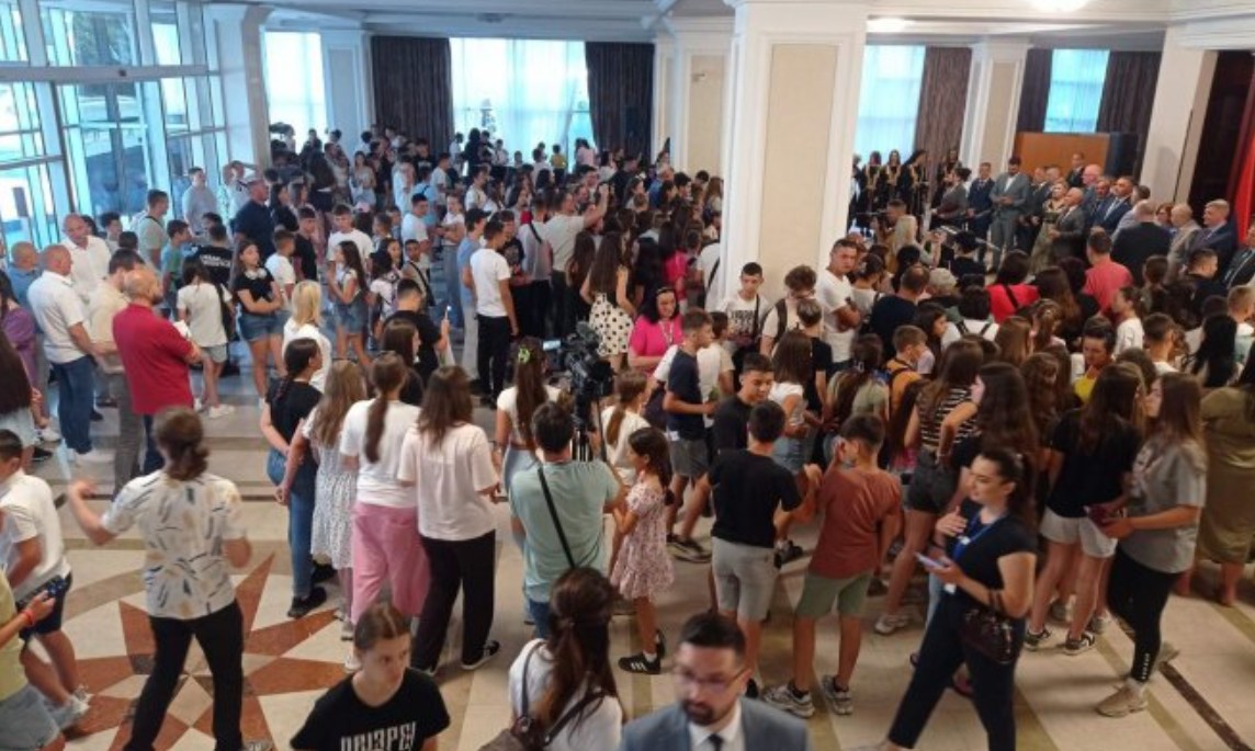 Uživaju u Banjaluci: Prijem u Vladi Srpske za učenike i nastavnike sa Kosmeta