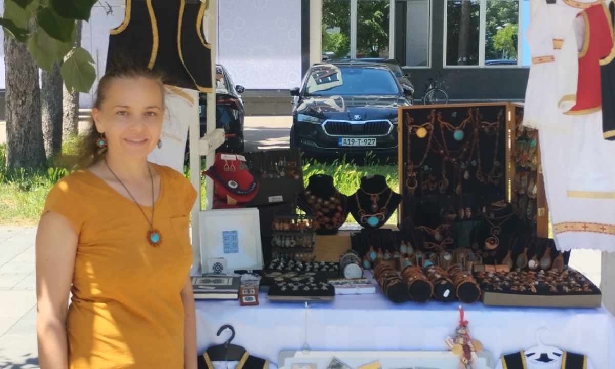Od očeve ruke do čuvanja tradicije: Evo šta sve Dragana nudi na banjalučkom sajmu FOTO
