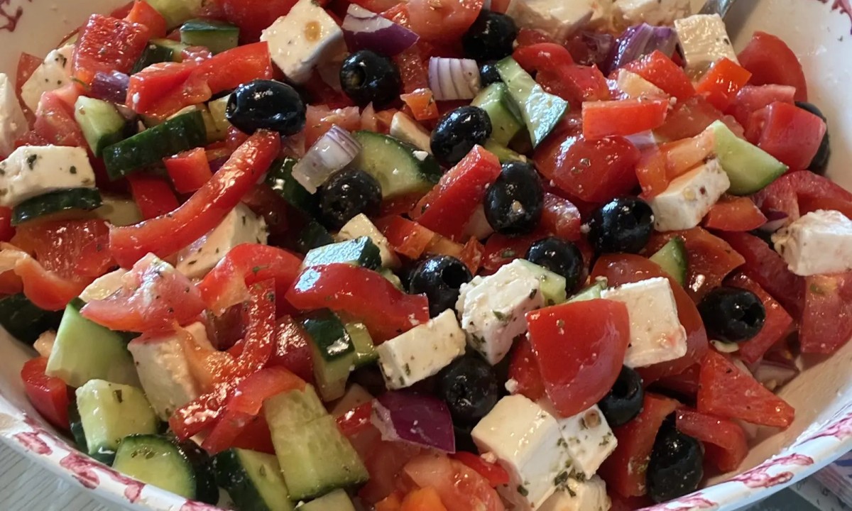 Idealno, osvježavajuće jelo: Grčka salata ,,da prste poližeš”