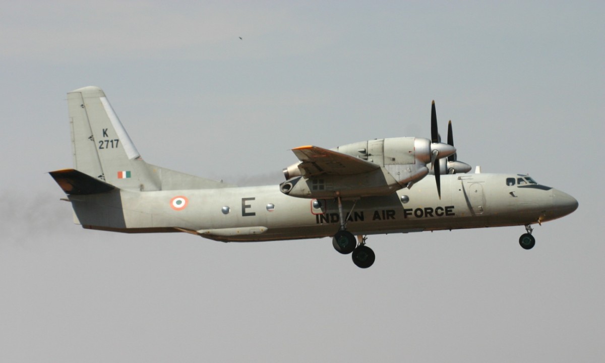 Nesreća pri slijetanju: Srušio se vojni avion, stradalo pet osoba