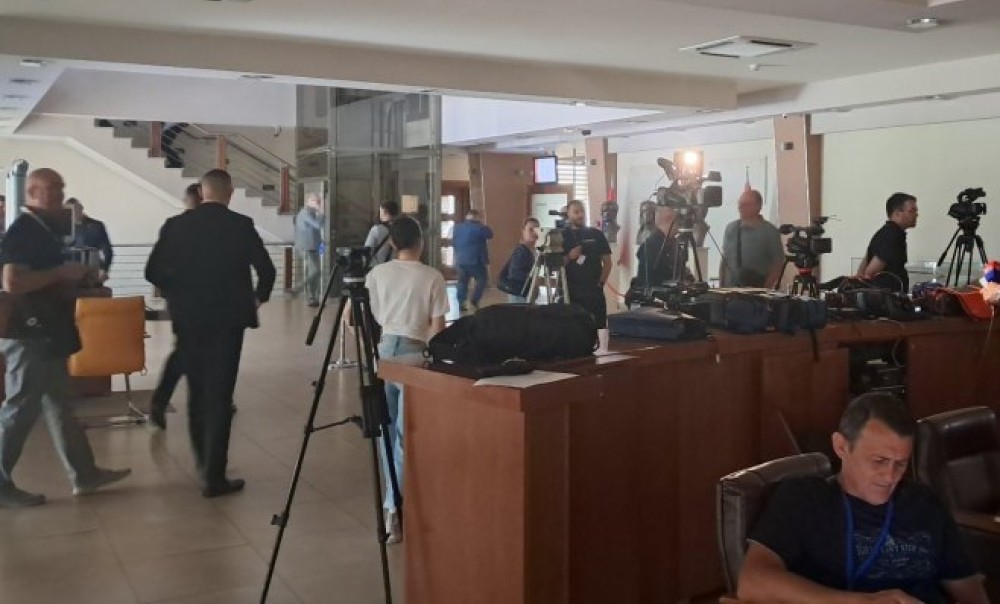 Ponovo radno u NSRS: Struja došla, poslanici nastavili zasjedanje VIDEO