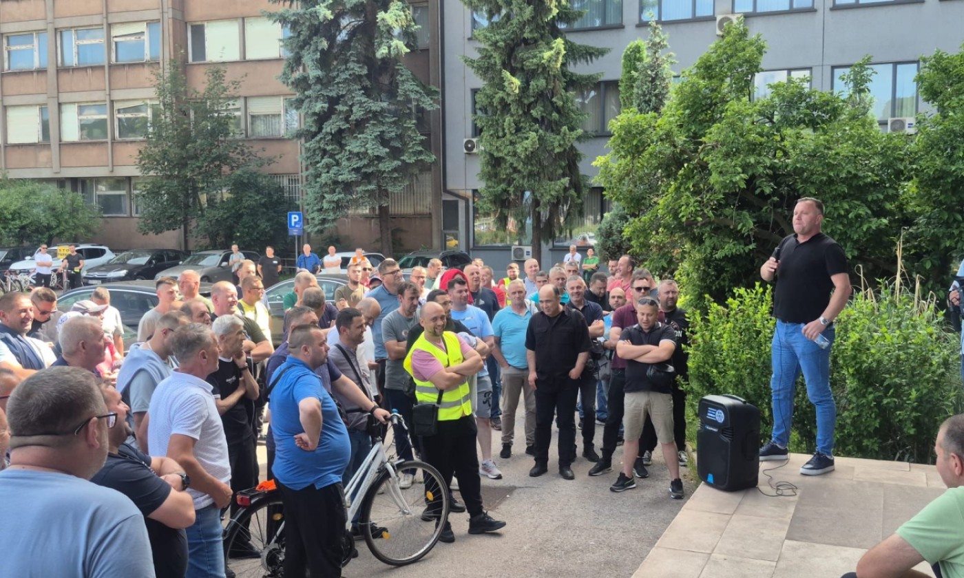 Protest radnika Nove Željezare Zenica: Traže regres i osporavaju pokretanje stečaja