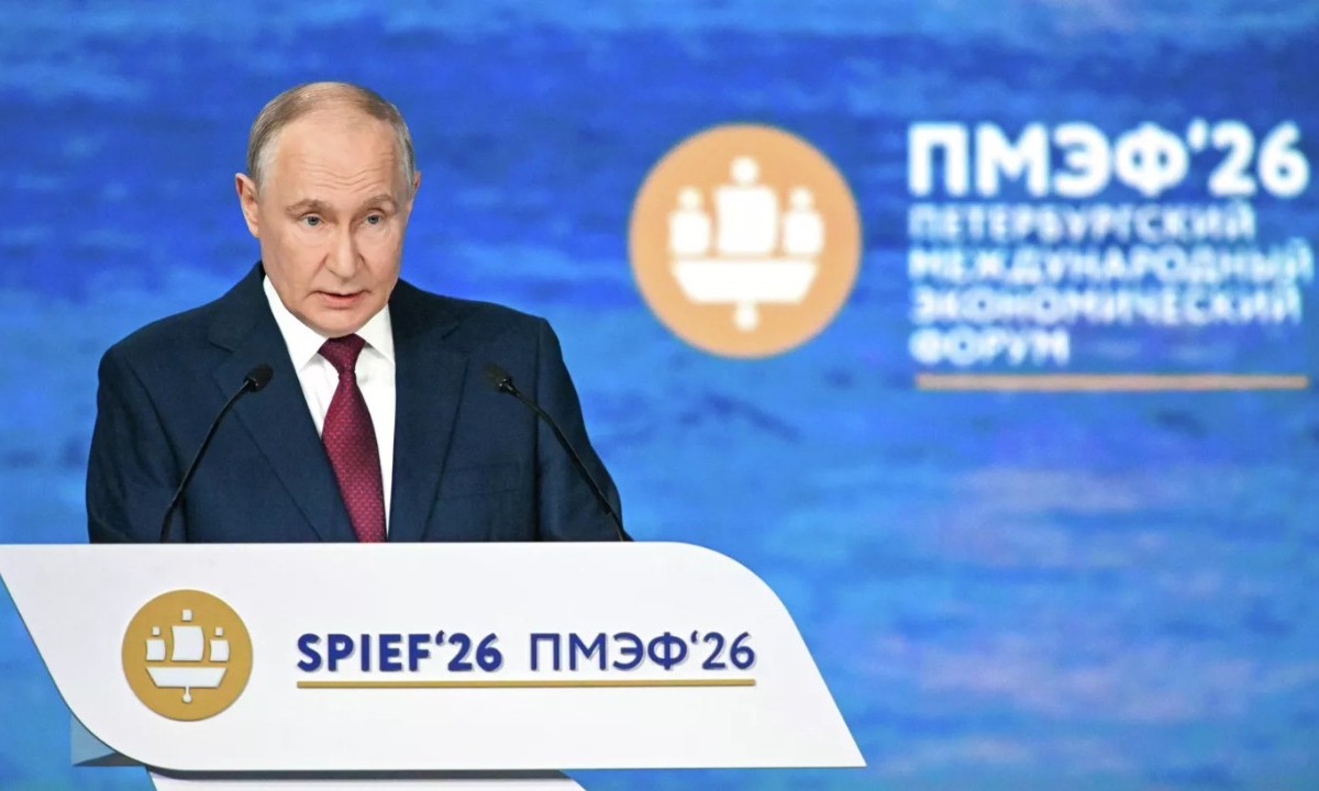 Putin se obratio na forumu u Sankt Peterburgu: Rusija otvorena za saradnju sa svima