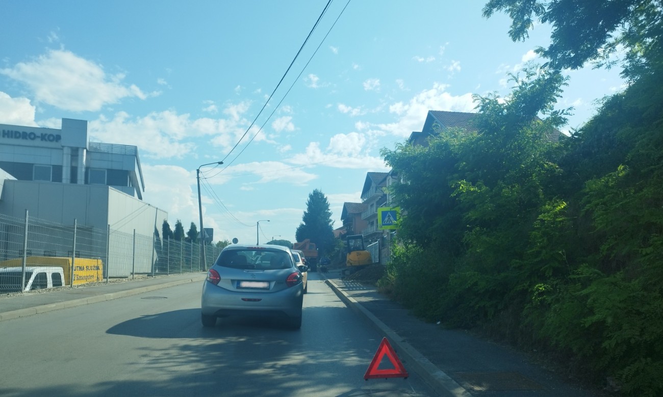 Dokle više ovako u saobraćaju?! Evo kako “sebični” vozači svakodnevno parališu banjalučke ulice FOTO