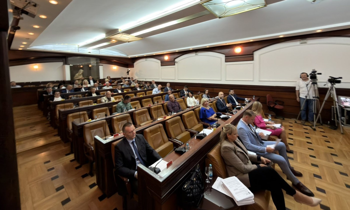 Počela 9. sjednica Skupštine grada: Na dnevnom redu kredit za park, stipendije i stambena pitanja