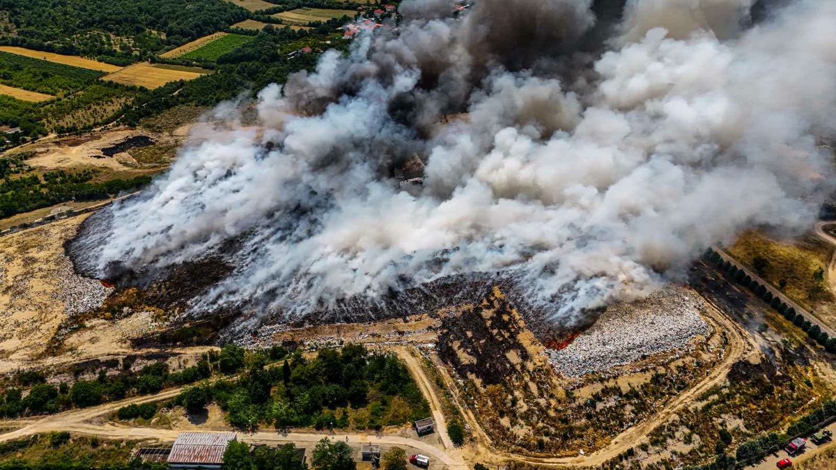 Oglasili se vatrogasci: Na deponiji Uborak nema vatre, ali ima dima