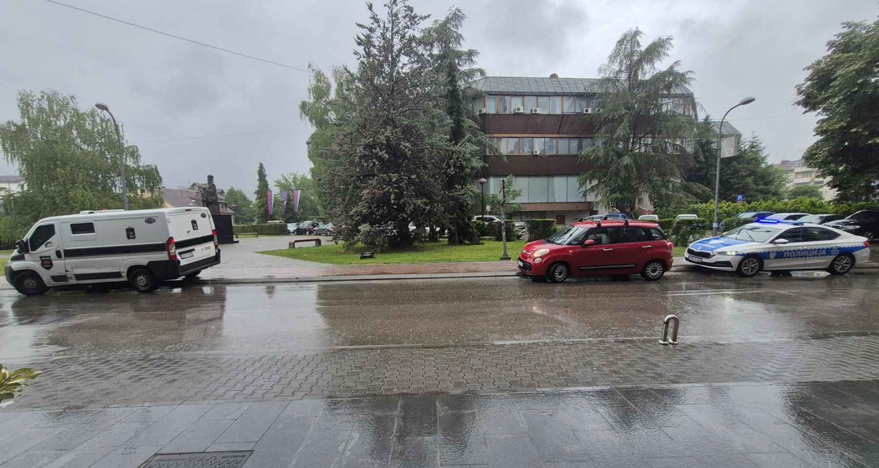 Policija  u centru Banjaluke: Sudarili se kombi i automobil FOTO