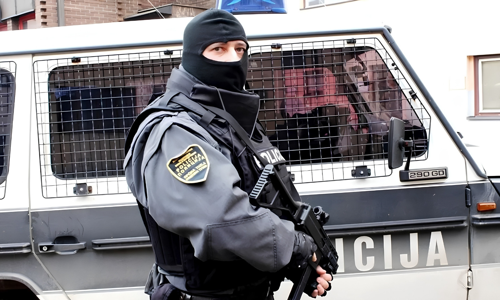 Novi detalji ubistva kod Velike Kladuše: Policija traga za osumnjičenim muškarcem