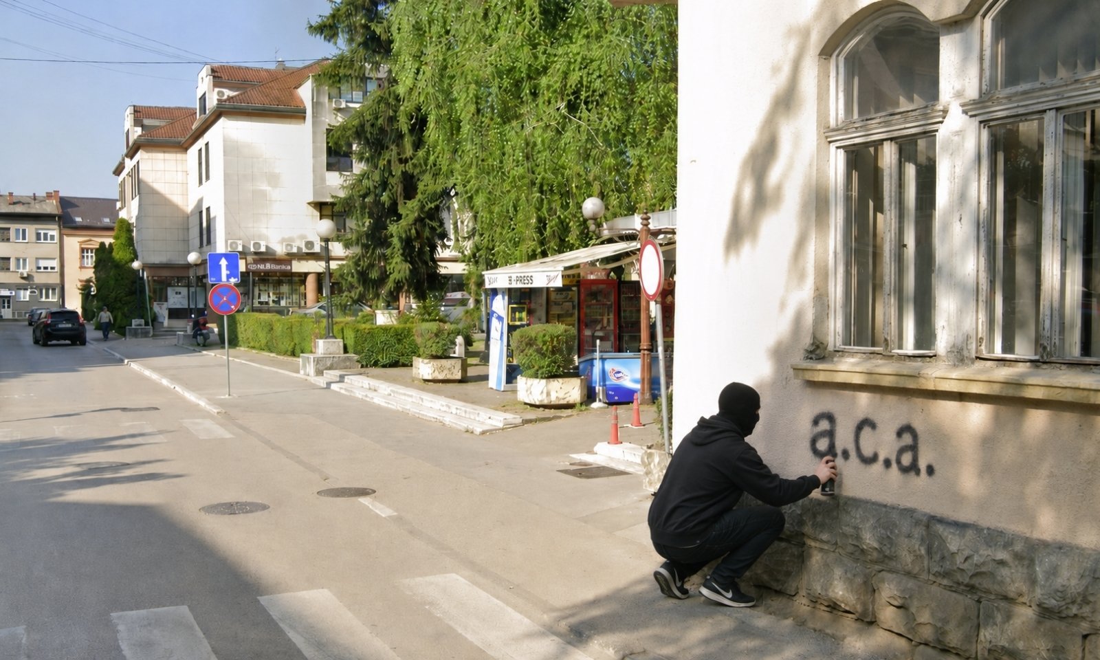 Stanivuković stavio potpis: Neko vam išara zgradu, a vi imate 10 dana da je očistite