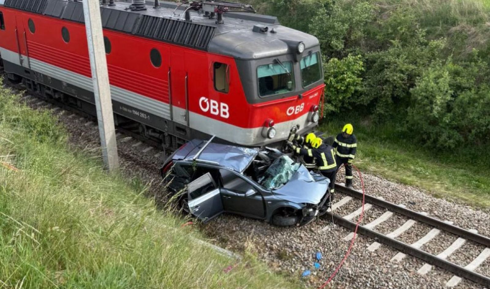 Porodična tragedija u Austriji: Srbin i supruga poginuli, ćerka (2) povrijeđena