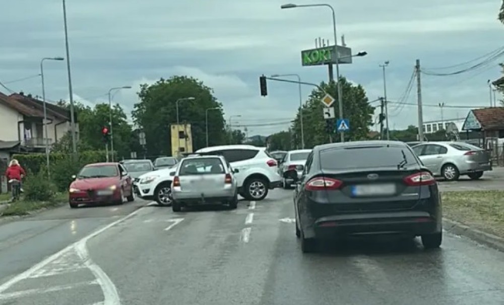 Vozači, naoružajte se strpljenjem: Tri saobraćajke “paralisale” Banjaluku