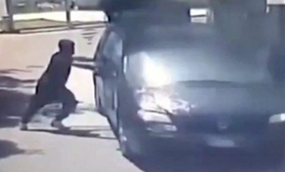 Muškarci živi zapaljeni! Radili u polju svaki dan – kada su tražili platu dočekao ih horor VIDEO,FOTO