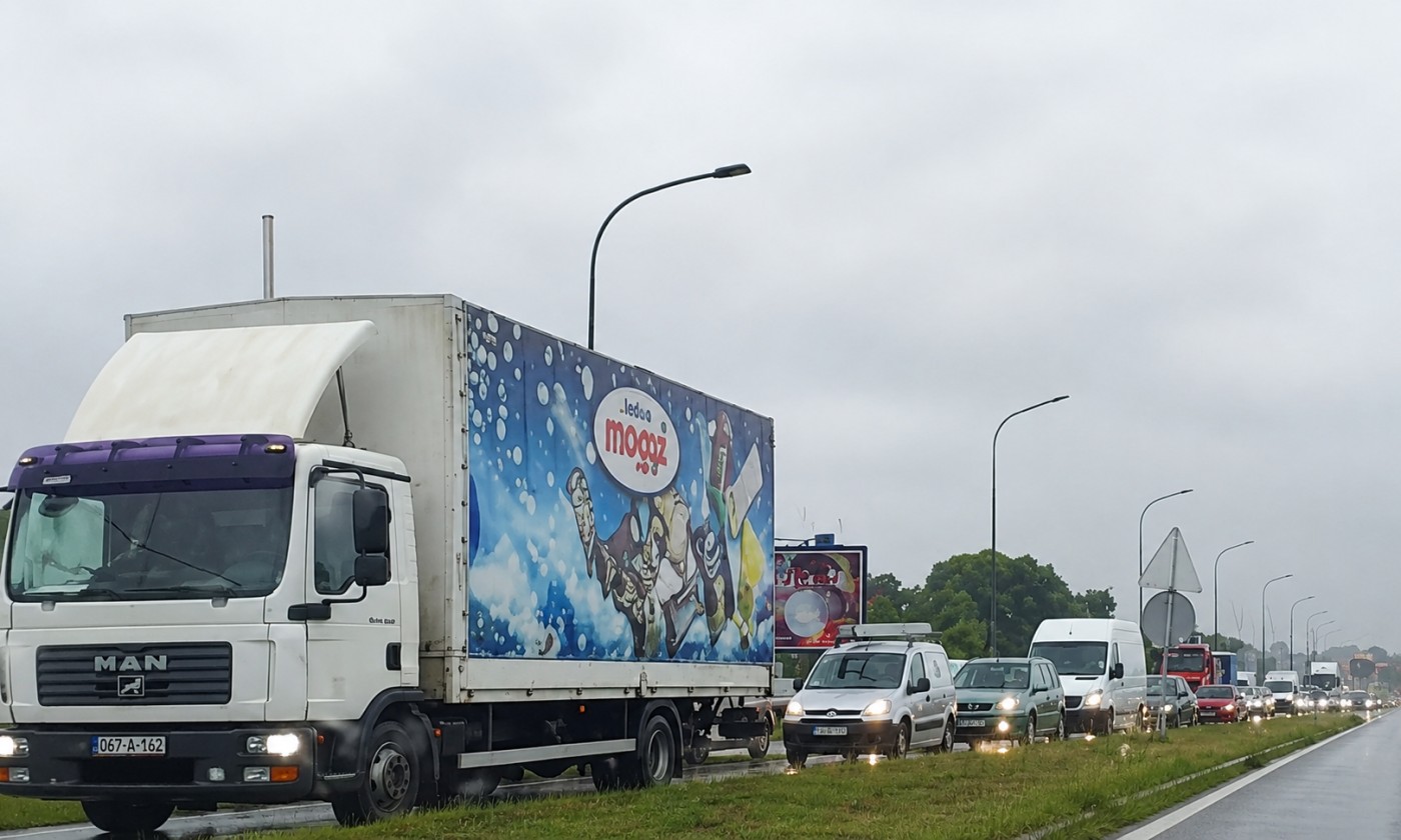 Kilometarski čep od Prijedorske petlje do Klašnica! Ovdje se ne vozi, već stoji VIDEO